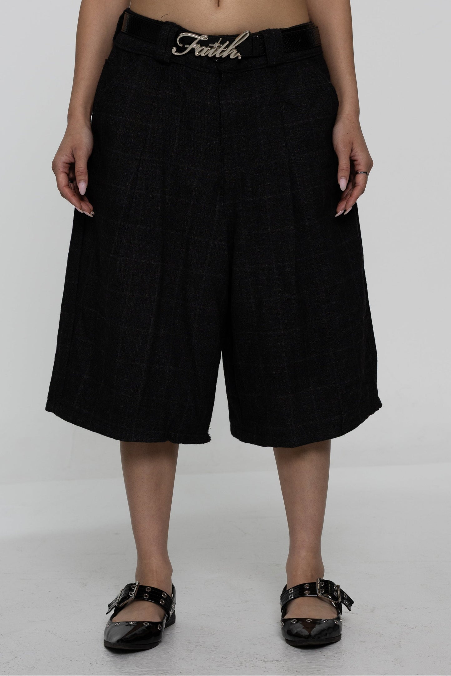 PLAID PLEATED SHORT